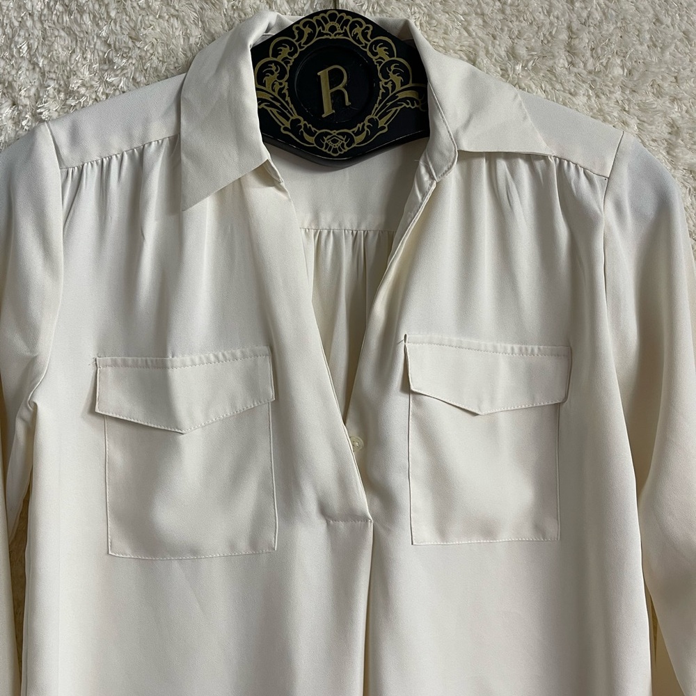 Ann Taylor Cream Dress Top! Flawless and lightly used. 🧵